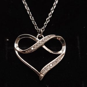 Heart infinity pendent necklace